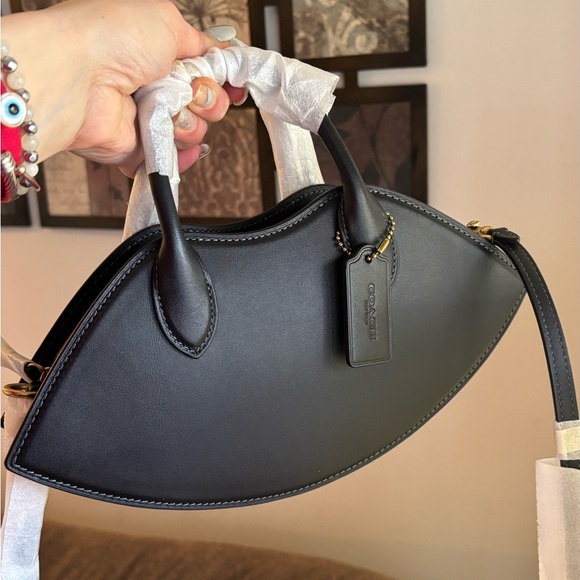 Authentic COACH 1941 Glovetanned leather zip top closure lip shape - Picture 12 of 16